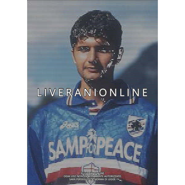 RETROSPETTIVA STEFANO SACCHETTI CALCIATORE NELLA FOTO STEFANO SACCHETTI CON LA MAGLIA DELLA SAMPDORIA CALCIO AG ALDO LIVERANI SAS