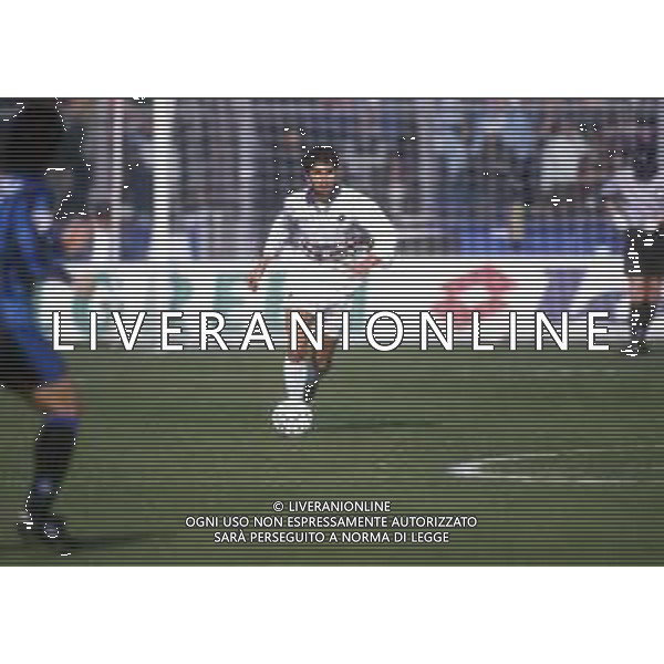 RETROSPETTIVA STEFANO SACCHETTI CALCIATORE NELLA FOTO STEFANO SACCHETTI CON LA MAGLIA DELLA SAMPDORIA CALCIO AG ALDO LIVERANI SAS