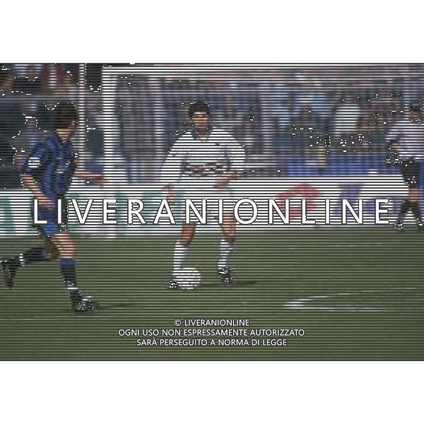 RETROSPETTIVA STEFANO SACCHETTI CALCIATORE NELLA FOTO STEFANO SACCHETTI CON LA MAGLIA DELLA SAMPDORIA CALCIO AG ALDO LIVERANI SAS