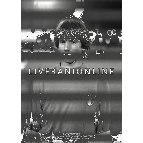 RETROSPETTIVA PIETRO MARIANI CALCIATORE NELLA FOTOT PIETRO MARIANI CON LA MAGLIA UNDER 21 NAZIONALE ITALIANA NELL\'ANNO 1980-1981 AG ALDO LIVERANI SAS