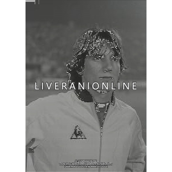 RETROSPETTIVA PIETRO MARIANI CALCIATORE NELLA FOTOT PIETRO MARIANI CON LA MAGLIA UNDER 21 NAZIONALE ITALIANA NELL\'ANNO 1980-1981 AG ALDO LIVERANI SAS