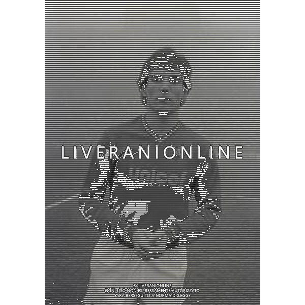 RETROSPETTIVA PIETRO MARIANI CALCIATORE NELLA FOTOT PIETRO MARIANI CON LA MAGLIA DEL CATANZARO CALCIO NELL\'ANNO 1982-1983 AG ALDO LIVERANI SAS