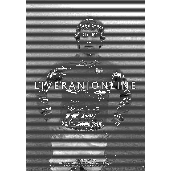 RETROSPETTIVA PIETRO MARIANI CALCIATORE NELLA FOTOT PIETRO MARIANI CON LA MAGLIA DEL CATANZARO CALCIO NELL\'ANNO 1982-1983 AG ALDO LIVERANI SAS