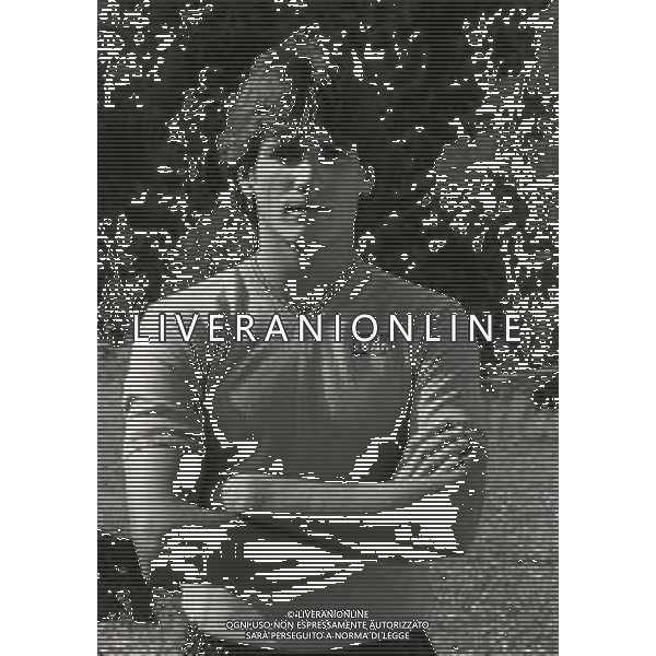 RETROSPETTIVA PIETRO MARIANI CALCIATORE NELLA FOTOT PIETRO MARIANI CON LA MAGLIA DEL CATANZARO CALCIO NELL\'ANNO 1982-1983 AG ALDO LIVERANI SAS