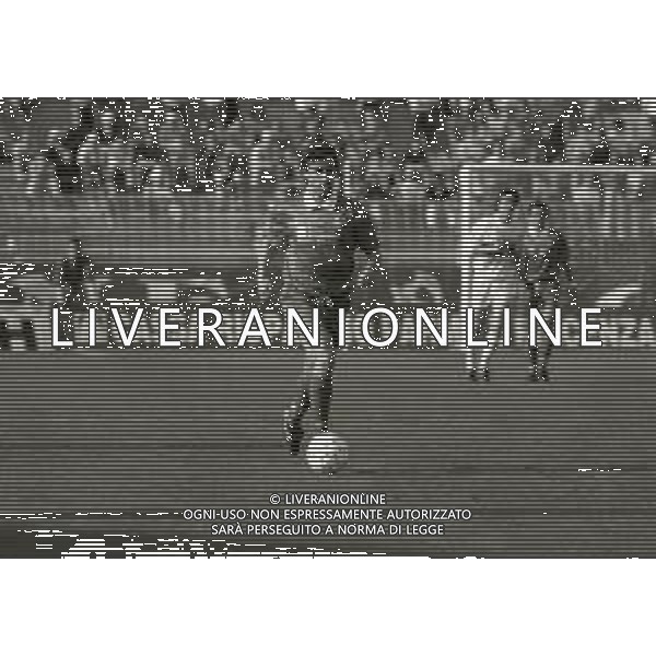 RETROSPETTIVA FRANCESCO TURRINI CALCIATORE NELLA FOTO FRANCESCO TURRINI CON LA MAGLIA DEL PIACENZA CALCIO NELL\'ANNO 1993-1994 AG ALDO LIVERANI SAS