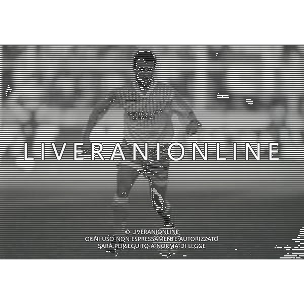 RETROSPETTIVA FRANCESCO TURRINI CALCIATORE NELLA FOTO FRANCESCO TURRINI CON LA MAGLIA DEL NAPOLI CALCIO NELL\'ANNO 1996-1997 AG ALDO LIVERANI SAS 