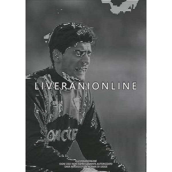 RETROSPETTIVA LUIGI TURCI CALCIATORE NELLA FOTO LUIGI TURCI CON LA MAGLIA DELLA CREMONESE CALCIO NELL\'ANNO 1992-1993 AG ALDO LIVERANI SAS 