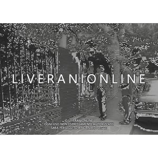 RETROSPETTIVA LUIGI TURCI CALCIATORE NELLA FOTO LUIGI TURCI CON IL SUO PROCURATORE SILVANO MARTINA ARRIVANO ALLA VILLA DEL PRESIDENTE DELL\'INTER ERNESTO PELLEGRINI NELL\'ANNO1994 AG ALDO LIVERANI SAS