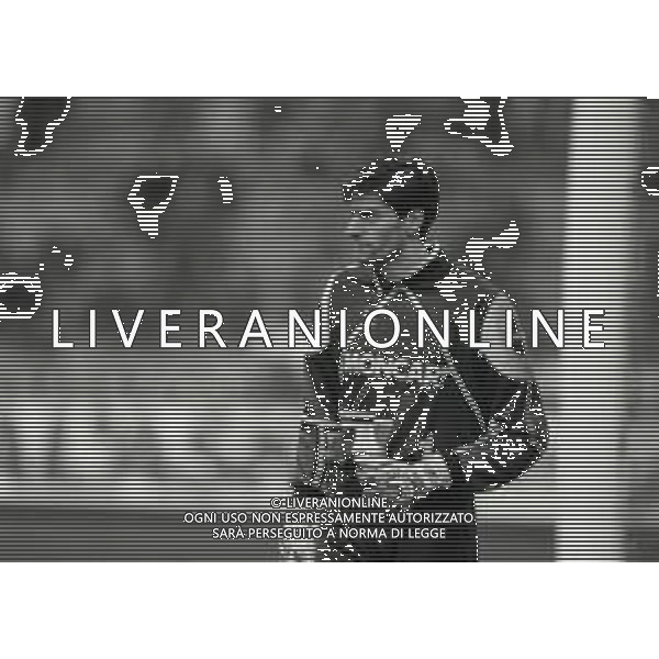 RETROSPETTIVA LUIGI TURCI CALCIATORE NELLA FOTO LUIGI TURCI CON LA MAGLIA DELLA CREMONESE CALCIO NELL\'ANNO 1995-1996 AG ALDO LIVERANI SAS 