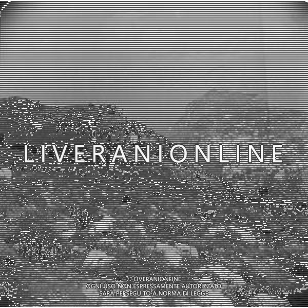 RETROSPETTIVA 1950 - GOLFO DI NAPOLI - VEDUTA DELL\'ISOLA DI CAPRI ©Archivio Giovanni Liverani/AG. ALDO LIVERANI SAS