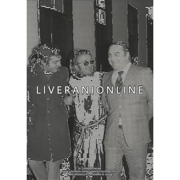 RETROSPETTIVA PADRE ELIGIO PSEUDONIMO DI PADRE ANGELO GELMINI ASSISTENTE SPIRITUALE  NELLA FOTO PADRE ELIGIO IN TRIBUNALE A MILANO PER ESSERE INTERROGATO DAL DOTT. VIOLA NELL\'ANNO 1976 AG ALDO LIVERANI SAS  