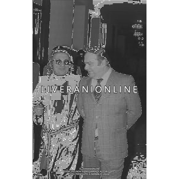 RETROSPETTIVA PADRE ELIGIO PSEUDONIMO DI PADRE ANGELO GELMINI ASSISTENTE SPIRITUALE  NELLA FOTO PADRE ELIGIO IN TRIBUNALE A MILANO PER ESSERE INTERROGATO DAL DOTT. VIOLA NELL\'ANNO 1976 AG ALDO LIVERANI SAS  