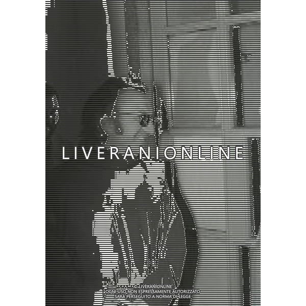 RETROSPETTIVA PADRE ELIGIO PSEUDONIMO DI PADRE ANGELO GELMINI ASSISTENTE SPIRITUALE  NELLA FOTO PADRE ELIGIO IN TRIBUNALE A MILANO PER ESSERE INTERROGATO DAL DOTT. VIOLA NELL\'ANNO 1976 AG ALDO LIVERANI SAS  