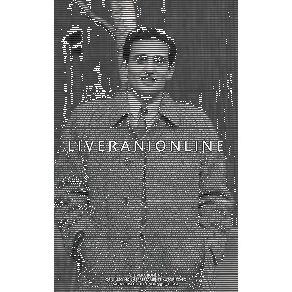RETROSPETTIVA SERGIO BATTISTINI CALCIATORE NELLA FOTO SERGIO BATTISTINI A MILANO NELLA SUA ABITAZIONE NELL\'ANNO 1984-1985 AG ALDO LIVERANI SAS 