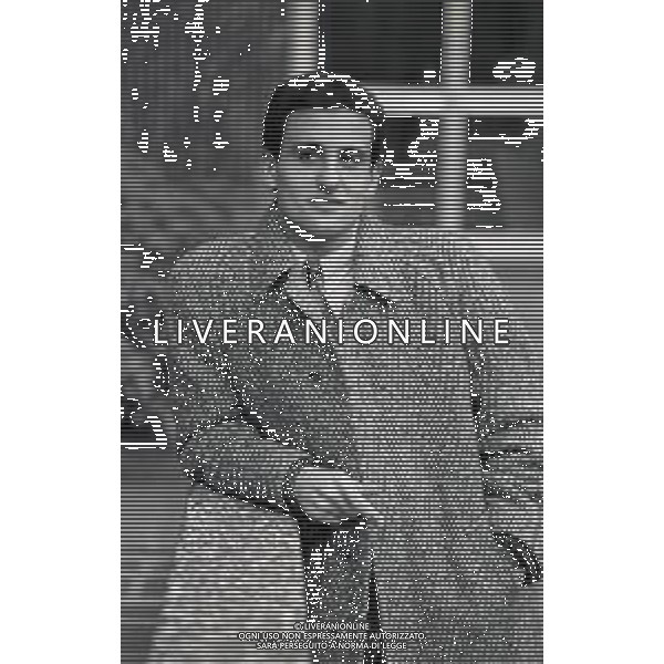 RETROSPETTIVA SERGIO BATTISTINI CALCIATORE NELLA FOTO SERGIO BATTISTINI A MILANO NELLA SUA ABITAZIONE NELL\'ANNO 1984-1985 AG ALDO LIVERANI SAS 