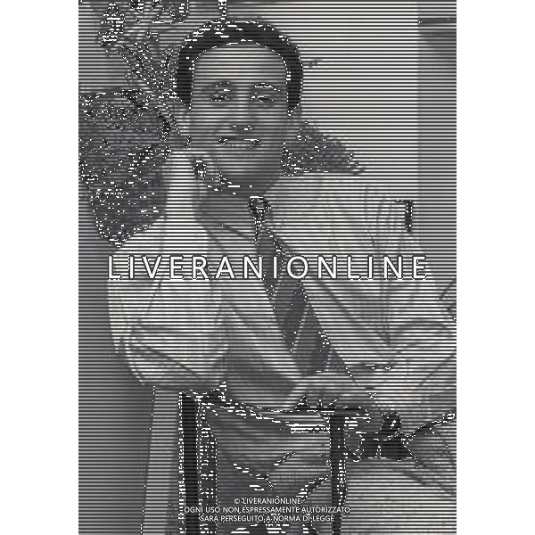 RETROSPETTIVA SERGIO BATTISTINI CALCIATORE NELLA FOTO SERGIO BATTISTINI A MILANO NELLA SUA ABITAZIONE NELL\'ANNO 1984-1985 AG ALDO LIVERANI SAS 