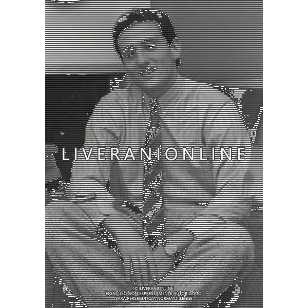 RETROSPETTIVA SERGIO BATTISTINI CALCIATORE NELLA FOTO SERGIO BATTISTINI A MILANO NELLA SUA ABITAZIONE NELL\'ANNO 1984-1985 AG ALDO LIVERANI SAS 