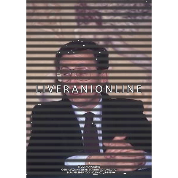 RETROSPETTIVA GIANFRANCO FINI POLITICO NELLA FOTO GIANFRANCO FINI A MILANO NELL\'ANNO 1990 AG ALDO LIVERANI SAS