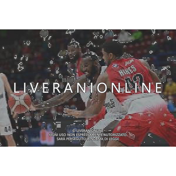 © TVRG JaKarr Sampson (Bologna) e Kyle Hines (Milano) AX Armani Exchange Milano vs Virtus Segafredo Bologna Campionato Serie A UnipolSai - 13a giornata regular season Assago (MI) 05-01-2022 Mediolanum Forum foto Roberto Garavaglia/ag. Aldo Liverani sas