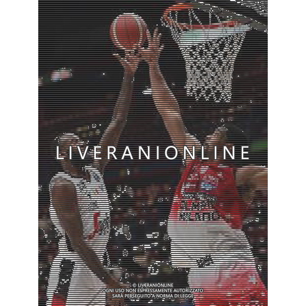 © TVRG JaKarr Sampson (Bologna) e Kyle Hines (Milano) AX Armani Exchange Milano vs Virtus Segafredo Bologna Campionato Serie A UnipolSai - 13a giornata regular season Assago (MI) 05-01-2022 Mediolanum Forum foto Roberto Garavaglia/ag. Aldo Liverani sas
