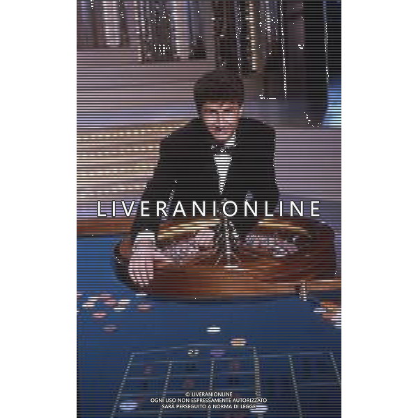 RETROSPETTIVA FABIO FAZIO CONDUTTORE TELEVISIVO - AUTORE TELEVISIVO-IMITATORE-SCRITTORE E DOPPIATORE TELEVISIVO NELLA FOTO FABIO FAZIO NELLA TRASMISSIONE TELEVISIVA“FATE IL VOSTRO GIOCO“ NELL\'ANNO 1988 AG ALDO LIVERANI SAS