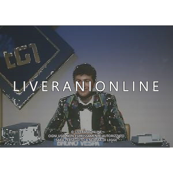 RETROSPETTIVA FABIO FAZIO CONDUTTORE TELEVISIVO - AUTORE TELEVISIVO-IMITATORE-SCRITTORE E DOPPIATORE TELEVISIVO NELLA FOTO FABIO FAZIO NELLA TRASMISSIONE TELEVISIVA“FATE IL VOSTRO GIOCO“ NELL\'ANNO 1988 AG ALDO LIVERANI SAS
