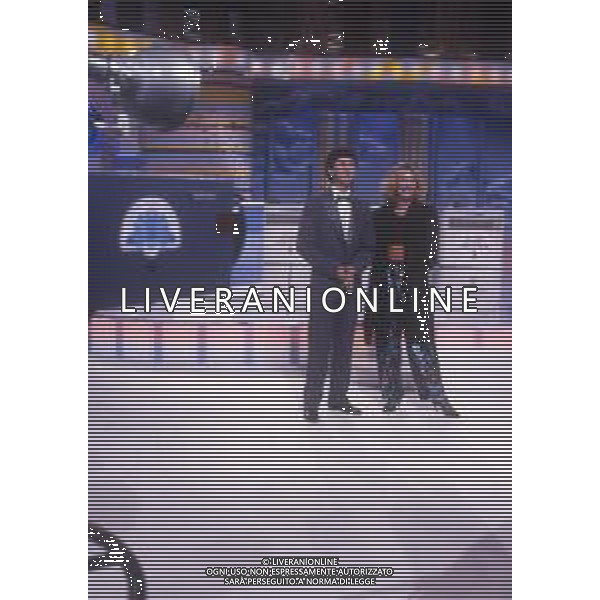RETROSPETTIVA FABIO AGOSTINO FRANCESCO FAZIO CONDUTTORE TELEVISIVO-IMITATORE-SCRITTORE E PRODUTTORE ARTISTICO NELLA FOTO FABIO FAZIO NELL\'ANNO 1984 CON LORETTA GOGGI NELLA TRASIMISSIONE TELEVISIVA "LORETTA GOGGI IN QUIZ“ AG ALDO LIVERANI SAS