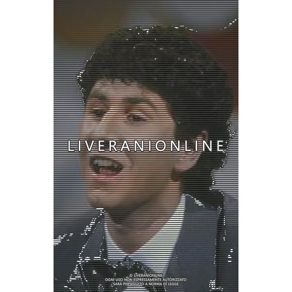 RETROSPETTIVA FABIO AGOSTINO FRANCESCO FAZIO CONDUTTORE TELEVISIVO-IMITATORE-SCRITTORE E PRODUTTORE ARTISTICO NELLA FOTO FABIO FAZIO NELL\'ANNO 1984 NELLA TRASIMISSIONE TELEVISIVA "LORETTA GOGGI IN QUIZ“ AG ALDO LIVERANI SAS