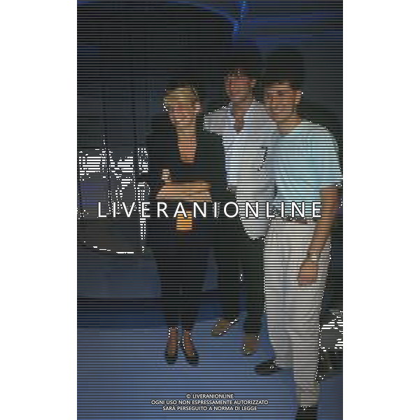 RETROSPETTIVA FABIO AGOSTINO FRANCESCO FAZIO CONDUTTORE TELEVISIVO-IMITATORE-SCRITTORE E PRODUTTORE ARTISTICO NELLA FOTO FABIO FAZIO NELL\'ANNO 1988 NELLA TRASMISSIONE TELEVISIVA “FORZA ITALIA“CON WALTER ZENGA E ROBERTA TERMALI AG ALDO LIVERANI SAS
