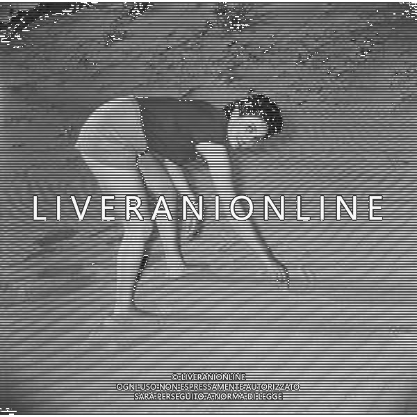 RETROSPETTIVA EVA FISCHER PITTRICE JUGOSLAVA NATURALIZZATA ITALIANA AL MARE SULLA SPIAGGIA NEGLI ANNI \'50-60 ©Archivio Giovanni Liverani/AGENZIA ALDO LIVERANI SAS