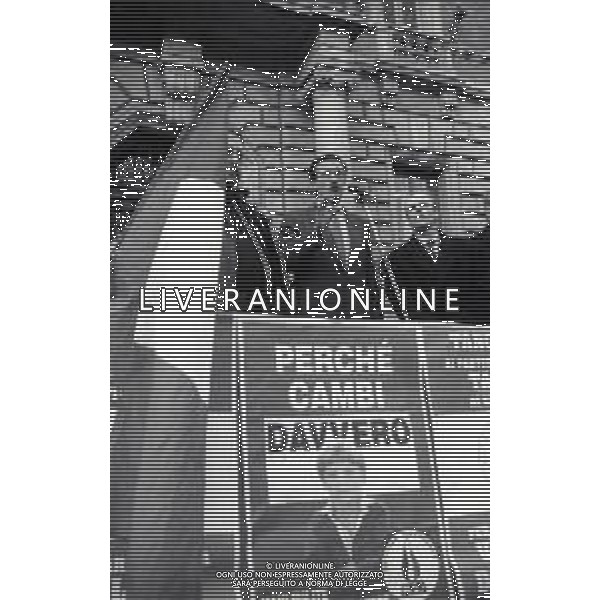 RETROSPETTIVA GIANFRANCO FINI POLITICO NELLA FOTO GIANFRANCO FINI A MILANO IN UN COMIZIO POLITICO AG ALDO LIVERANI SAS 