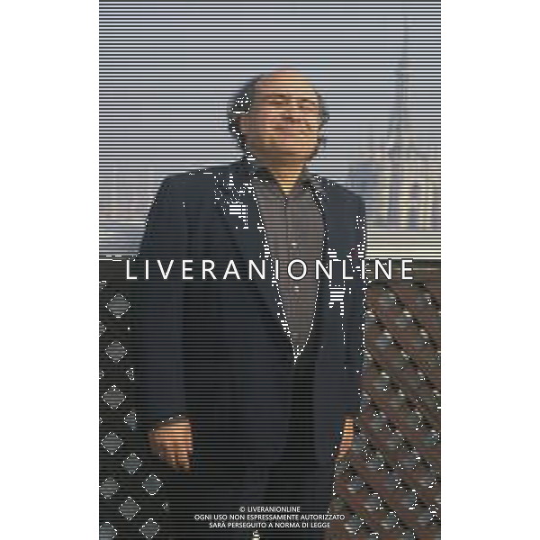 RETROSPETTIVA DANNY DE VITO ATTORE NELLA FOTO DANNY DE VITO A MILANO IN TERRAZZA MARTINI NELL\'ANNO 1989 AG ALDO LIVERANI SAS