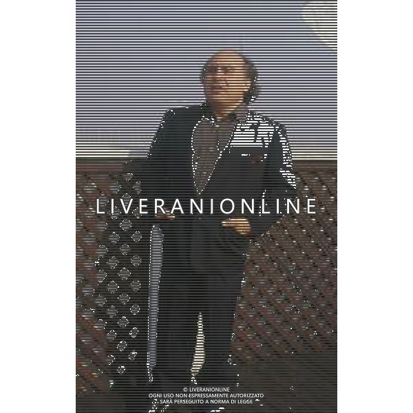 RETROSPETTIVA DANNY DE VITO ATTORE NELLA FOTO DANNY DE VITO A MILANO IN TERRAZZA MARTINI NELL\'ANNO 1989 AG ALDO LIVERANI SAS