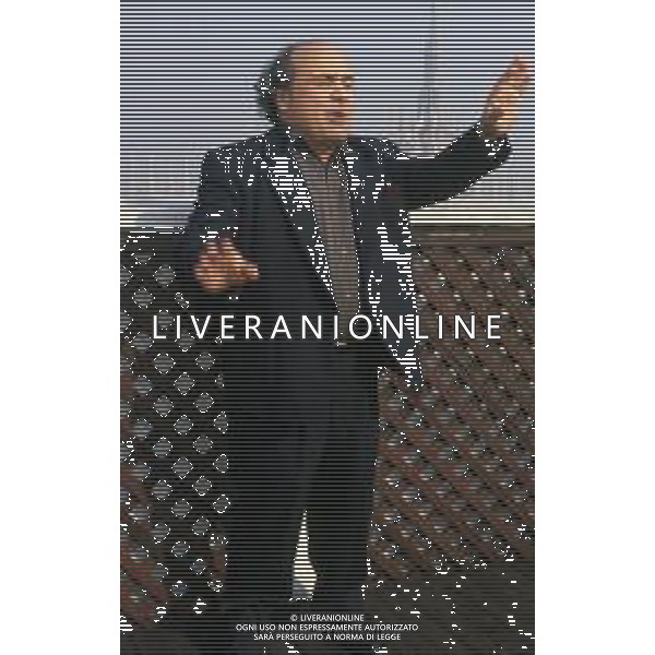 RETROSPETTIVA DANNY DE VITO ATTORE NELLA FOTO DANNY DE VITO A MILANO IN TERRAZZA MARTINI NELL\'ANNO 1989 AG ALDO LIVERANI SAS