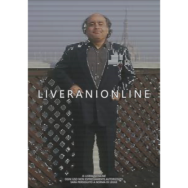RETROSPETTIVA DANNY DE VITO ATTORE NELLA FOTO DANNY DE VITO A MILANO IN TERRAZZA MARTINI NELL\'ANNO 1989 AG ALDO LIVERANI SAS