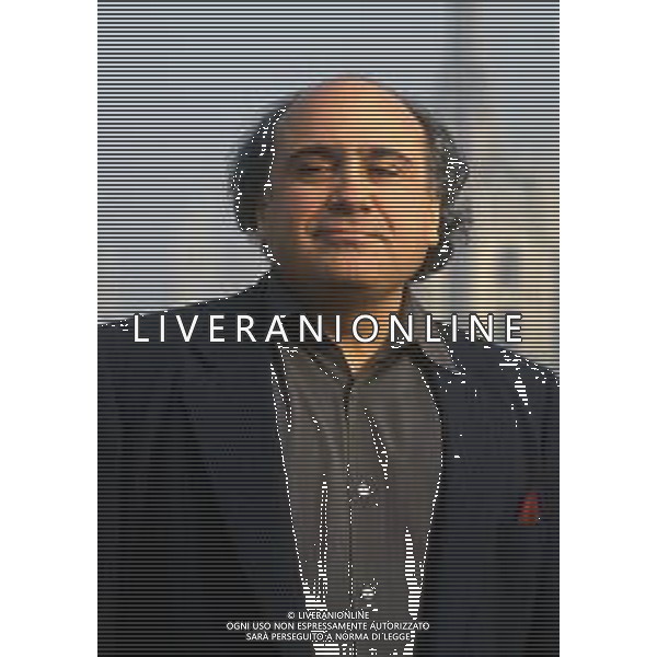 RETROSPETTIVA DANNY DE VITO ATTORE NELLA FOTO DANNY DE VITO A MILANO IN TERRAZZA MARTINI NELL\'ANNO 1989 AG ALDO LIVERANI SAS