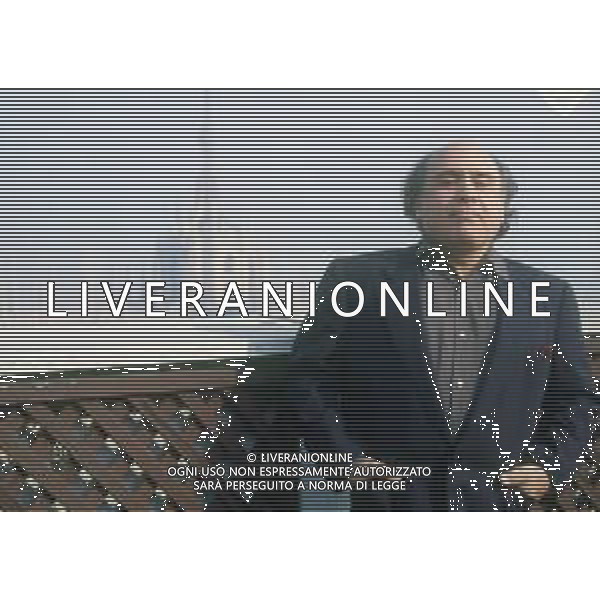 RETROSPETTIVA DANNY DE VITO ATTORE NELLA FOTO DANNY DE VITO A MILANO IN TERRAZZA MARTINI NELL\'ANNO 1989 AG ALDO LIVERANI SAS