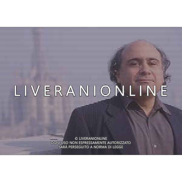 RETROSPETTIVA DANNY DE VITO ATTORE NELLA FOTO DANNY DE VITO A MILANO IN TERRAZZA MARTINI NELL\'ANNO 1989 AG ALDO LIVERANI SAS