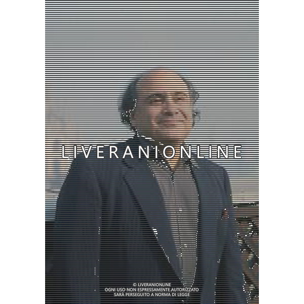 RETROSPETTIVA DANNY DE VITO ATTORE NELLA FOTO DANNY DE VITO A MILANO IN TERRAZZA MARTINI NELL\'ANNO 1989 AG ALDO LIVERANI SAS