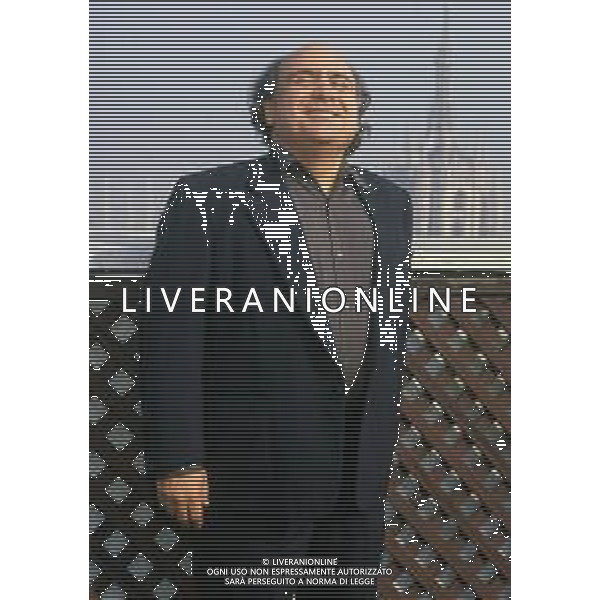 RETROSPETTIVA DANNY DE VITO ATTORE NELLA FOTO DANNY DE VITO A MILANO IN TERRAZZA MARTINI NELL\'ANNO 1989 AG ALDO LIVERANI SAS