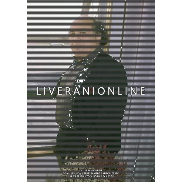 RETROSPETTIVA DANNY DE VITO ATTORE NELLA FOTO DANNY DE VITO A MILANO IN TERRAZZA MARTINI NELL\'ANNO 1989 AG ALDO LIVERANI SAS