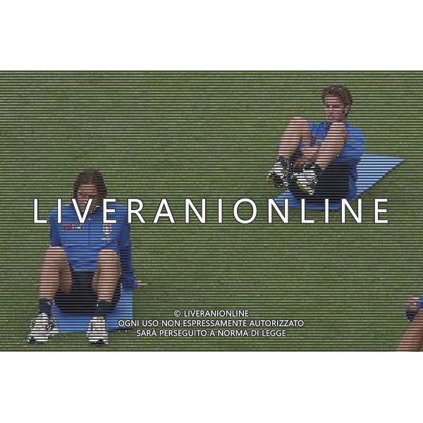 COVERCIANO 04/10/2005 RADUNO E ALLENAMENTO ITALIA NELLA FOTO: FRANCESCO TOTTI E ALBERTO GILARDINO FOTO GIANNI NUCCI/AG. ALDO LIVERANI