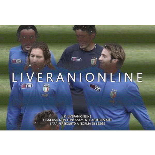 COVERCIANO 04/10/2005 RADUNO E ALLENAMENTO ITALIA NELLA FOTO: FRANCESCO TOTTI E ALBERTO GILARDINO FOTO GIANNI NUCCI/AG. ALDO LIVERANI