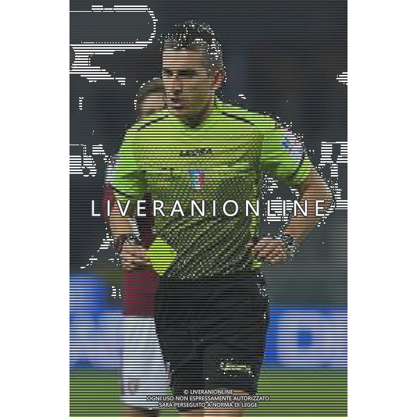 Torino 10.1.2022 Stadio Olimpico Grande Torino ©Alessandro Falzone/Agenzia Aldo Liverani Torino vs Fiorentina Serie A Tim 2021/2022 Nella foto : Livio Marinelli arbitro con il cartellino giallo in mano ©TVAF Falzone/AGENZIA ALDO LIVERANI SAS