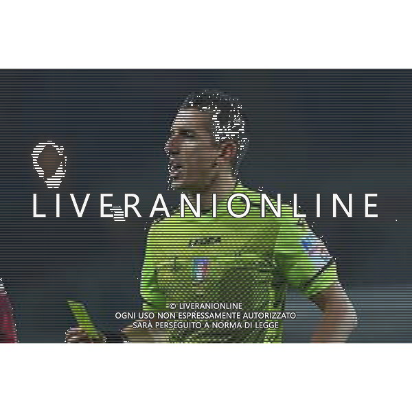 Torino 10.1.2022 Stadio Olimpico Grande Torino ©Alessandro Falzone/Agenzia Aldo Liverani Torino vs Fiorentina Serie A Tim 2021/2022 Nella foto : Livio Marinelli arbitro con il cartellino giallo in mano ©TVAF Falzone/AGENZIA ALDO LIVERANI SAS