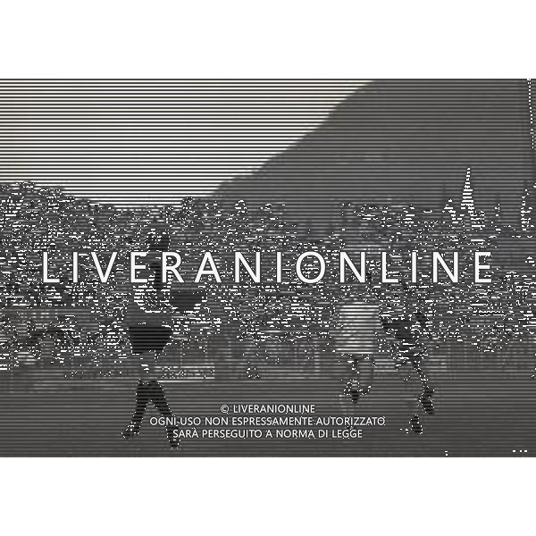 28-11-1983 COMO CAMPIONATO DI CALCIO SERIE B COMO CATANIA 1-0 NELLA FOTO AZIONE DI GIOCO AG ALDO LIVERANI SAS