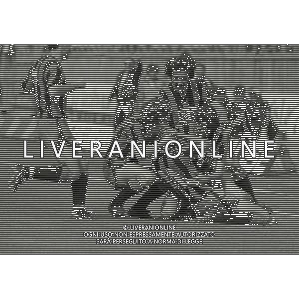 06-05-1984 BERGAMO CAMPIONATO DI CALCIO SERIE B ATALANTA -MONZA 3-0 NELLA FOTO ABBRACCI GIOCATORI ATALANTA DOPO IL GOAL AG ALDO LIVERANI SAS