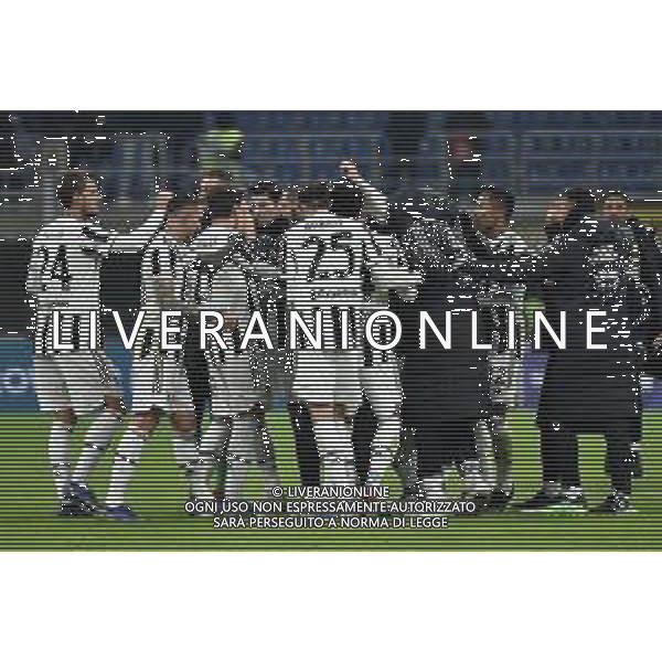 esultanza Juventus dopo il gol dell\'1 a 0 Weston Mc Kennie - abbraccio Inter vs Juventus Finale Supercoppa Frecciarossa Milano 12-01-2022 Stadio Giuseppe Meazza - San Siro foto Roberto Garavaglia/ag. Aldo Liverani sas /AGENZIA ALDO LIVERANI SAS