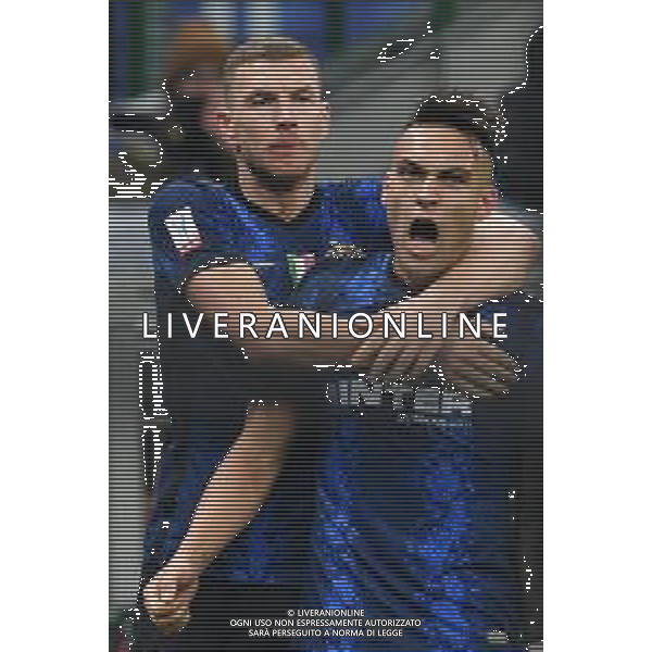 Milano 12.01.2022 Stadio Giuseppe Meazza ©Alessandro Falzone/Agenzia Aldo Liverani Inter vs Juventus Supercoppa Frecciarossa Nella foto : ESULTANZA GOL DI LAUTARO MARTINEZ CON EDIN DZEKO ©falzone/AGENZIA ALDO LIVERANI SAS