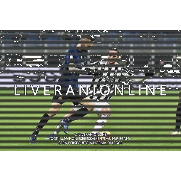 Marcelo Brozovic (Inter) e Adrien Rabiot (Juventus) Inter vs Juventus Finale Supercoppa Frecciarossa Milano 12-01-2022 Stadio Giuseppe Meazza - San Siro foto Roberto Garavaglia/ag. Aldo Liverani sas /AGENZIA ALDO LIVERANI SAS
